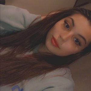 Meet your Posher, Skyla